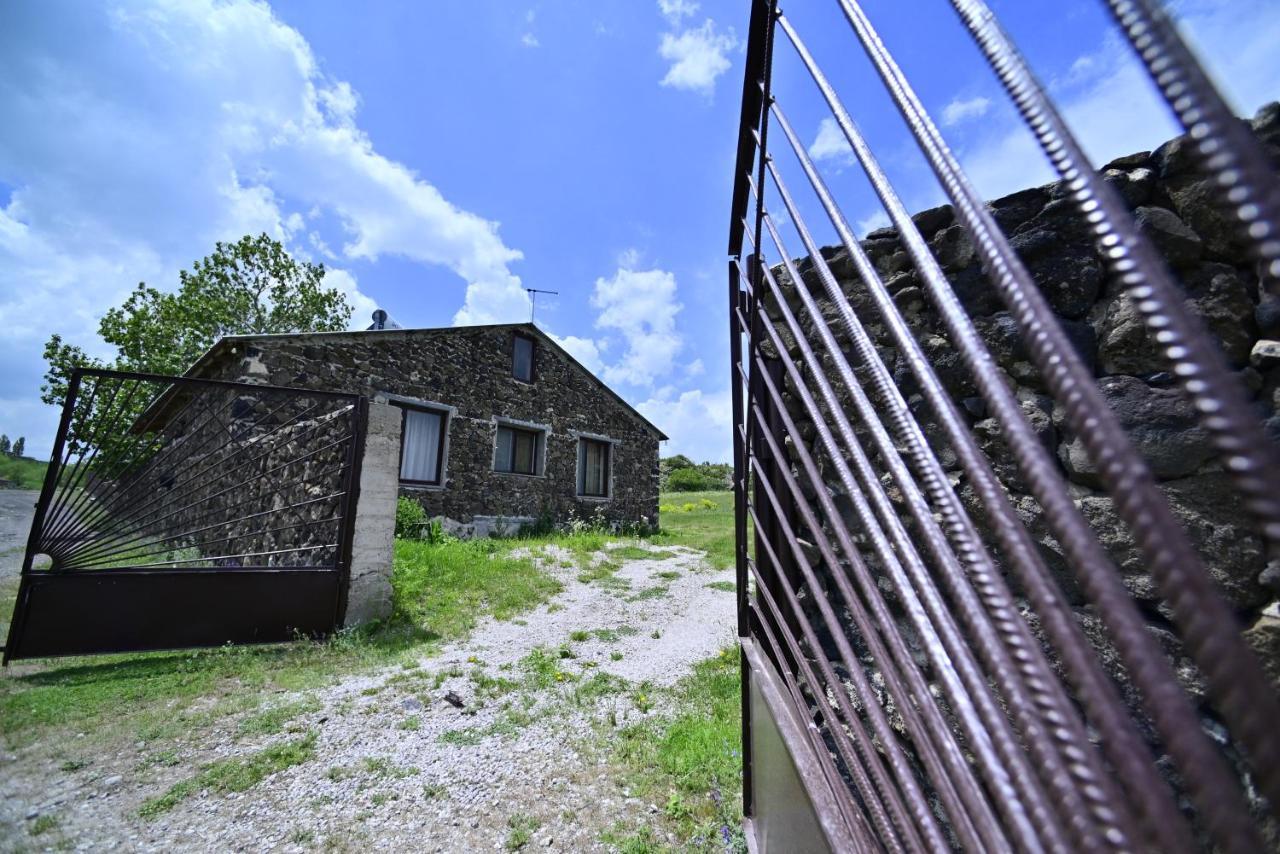 Sevan Tarsus Guesthouse Tsovazard Eksteriør bilde