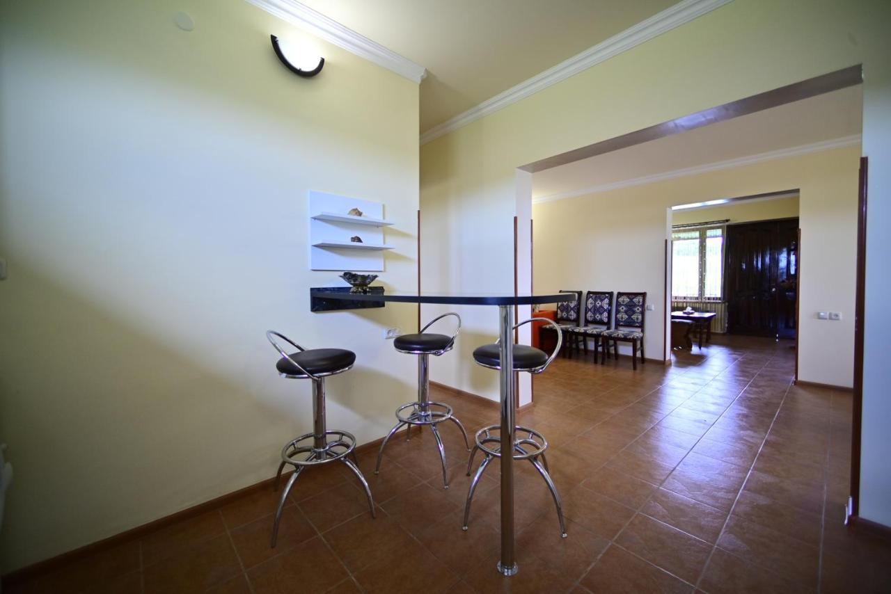 Sevan Tarsus Guesthouse Tsovazard Eksteriør bilde